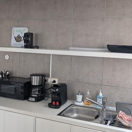 Appartement Spacieux Avec Parking Et Terrasse De Panne Bagian luar foto