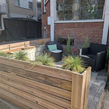 Appartement Spacieux Avec Parking Et Terrasse De Panne Bagian luar foto