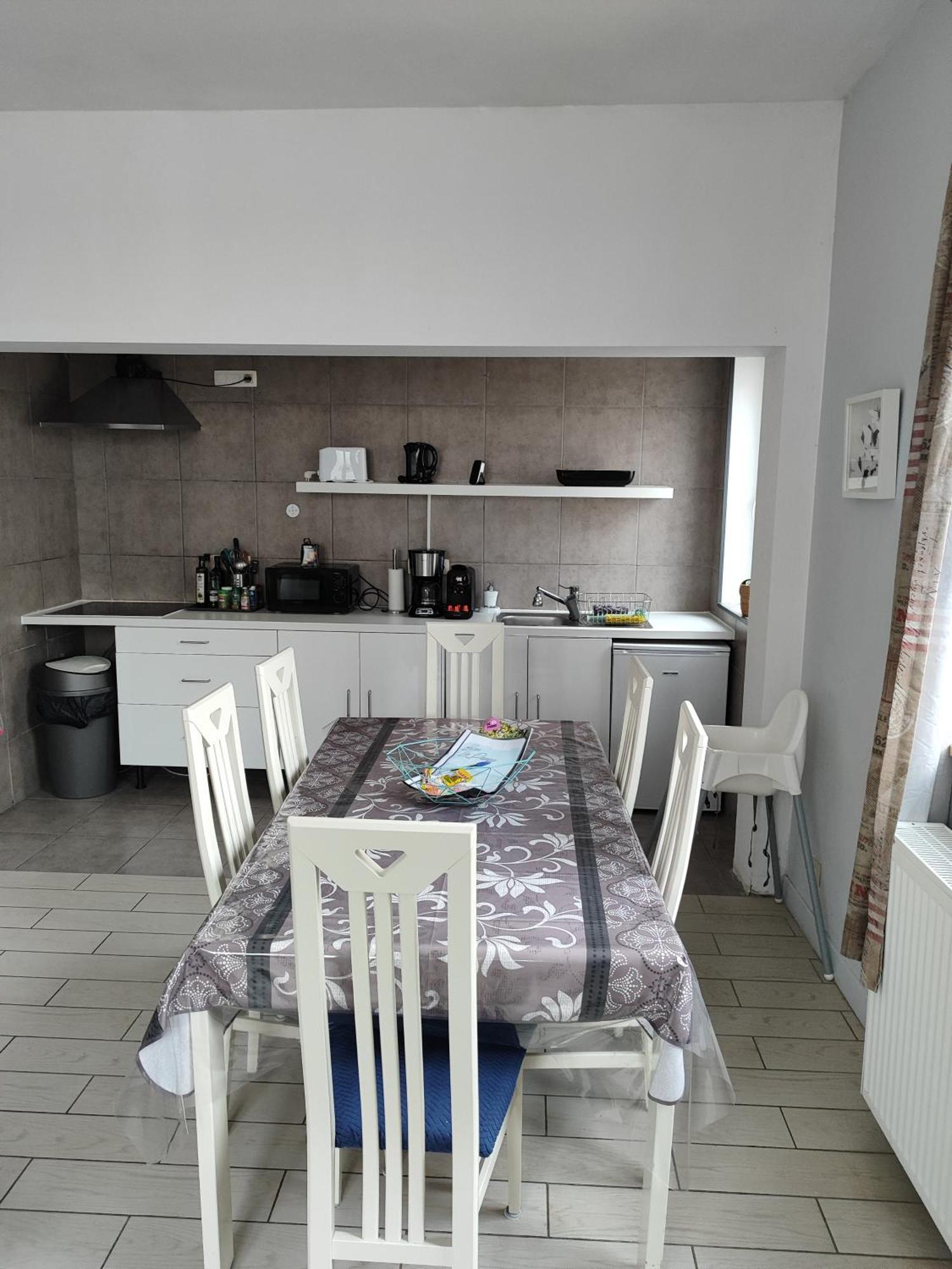 Appartement Spacieux Avec Parking Et Terrasse De Panne Bagian luar foto