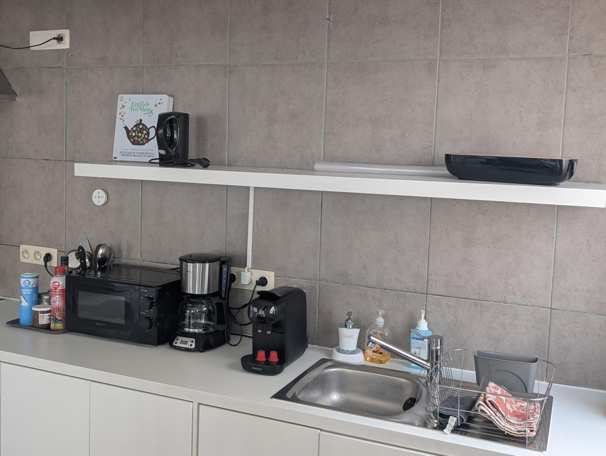 Appartement Spacieux Avec Parking Et Terrasse De Panne Bagian luar foto